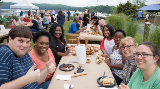 Hilldrup employees enjoy crabs