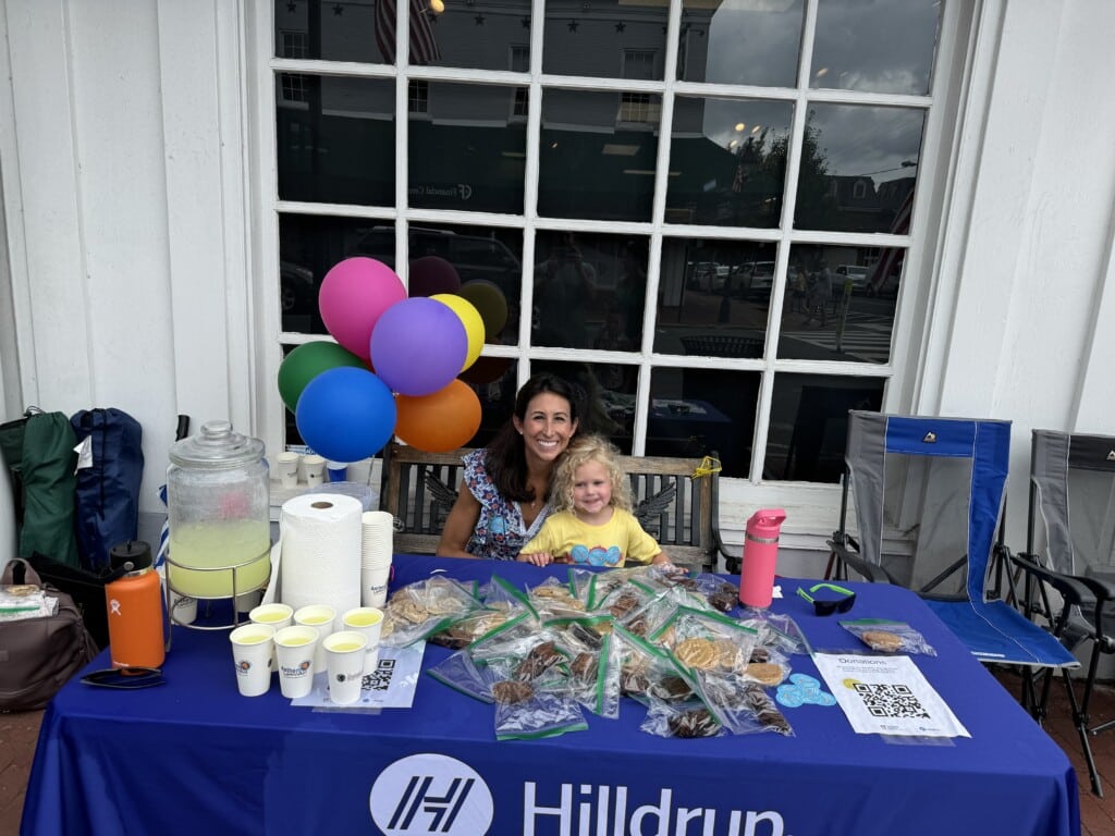 Jordan and her daughter at lemonade stand